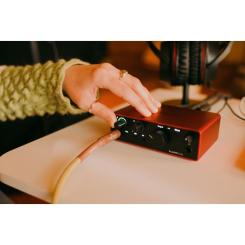 Аудиоинтерфейс Focusrite Scarlett Solo 4th Gen Фото 4