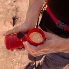 Кофеварка кемпинговая Wacaco Nanopresso з чохлом червона Фото 5