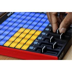 MIDI контроллер Akai APC Mini II Фото 6